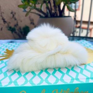 Fluffy big hair claw